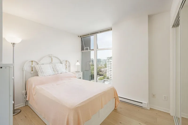 1607 8460 GRANVILLE AVENUE - photo 4 of 25