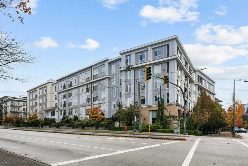 210 13728 108 AVENUE - photo 1 of 16