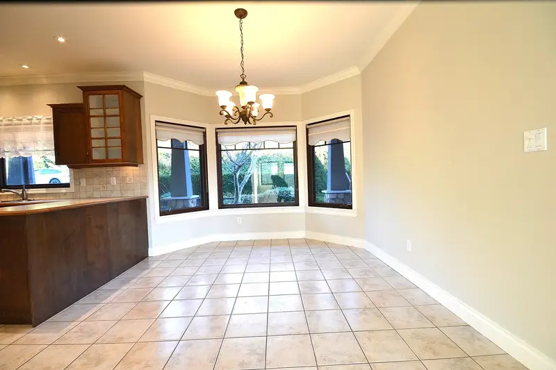 610 ROBINSON STREET - photo 4 of 25