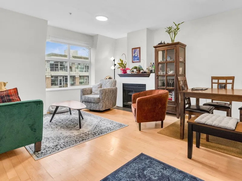 102 3349 DUNBAR STREET - photo 1 of 21