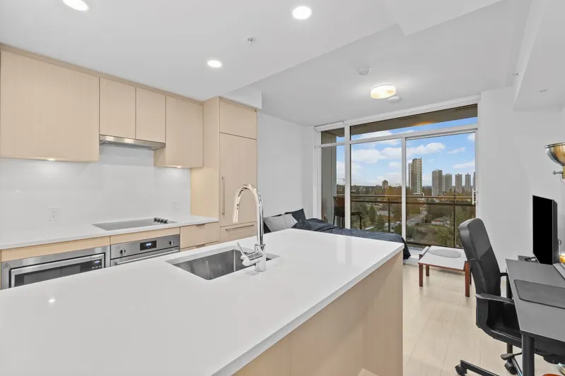 1203 13675 107A AVENUE - photo 1 of 16