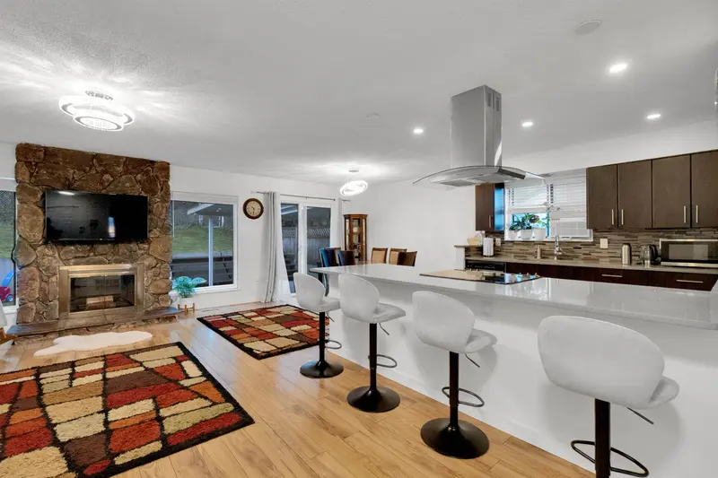 1230 BLUFF DRIVE - photo 2 of 25