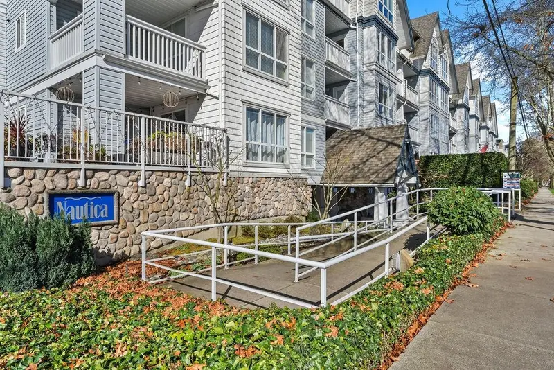 219 12633 NO. 2 ROAD - photo 2 of 25