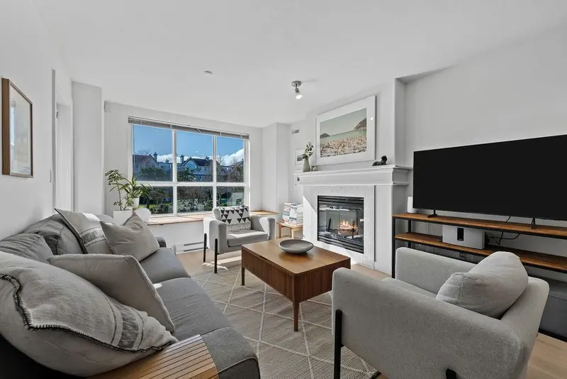 219 12633 NO. 2 ROAD - photo 4 of 25