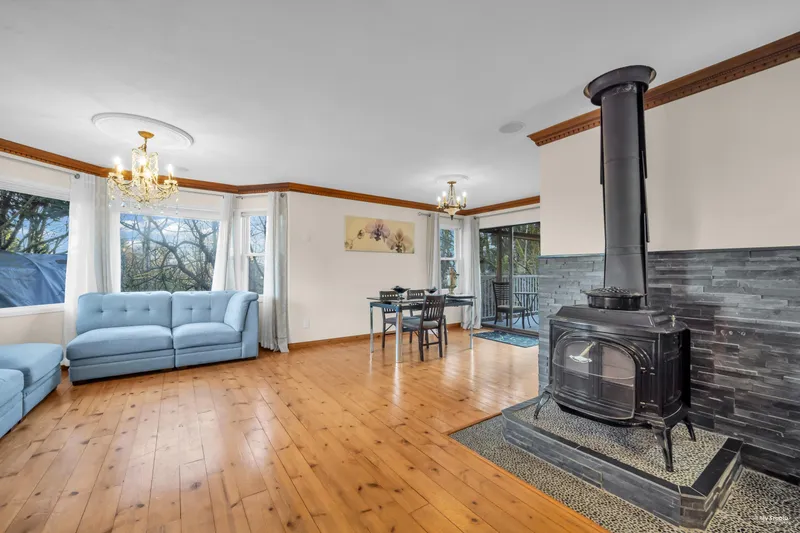 210 NELSON STREET - photo 4 of 25