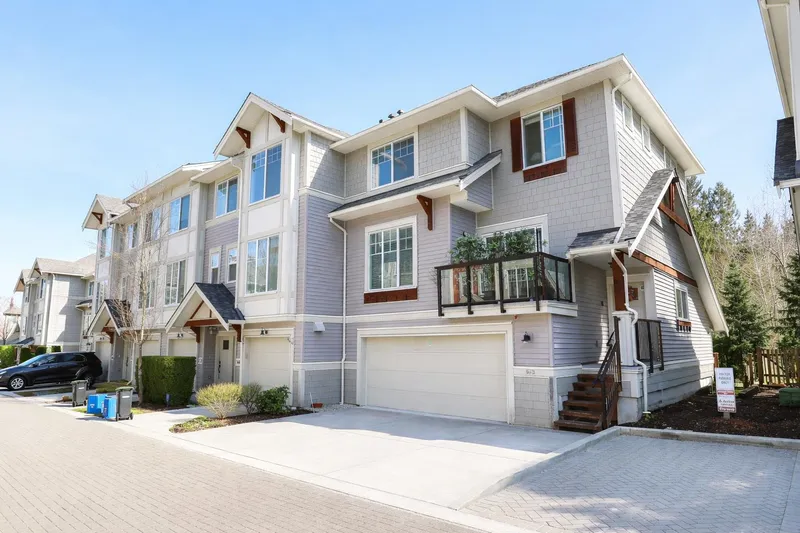 73 20498 82 AVENUE - photo 1 of 25