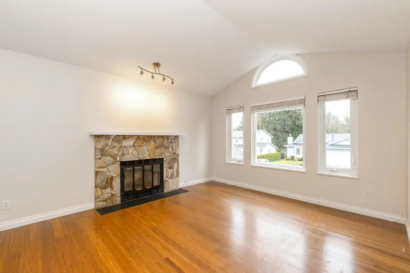 12533 223 STREET - photo 4 of 25