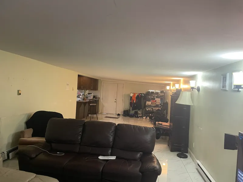 13538 84 AVENUE - photo 4 of 25