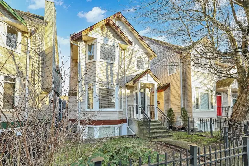 6626 HAMPTON BOULEVARD - photo 3 of 25