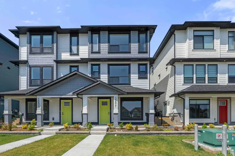 16673 16 AVENUE - photo 4 of 25