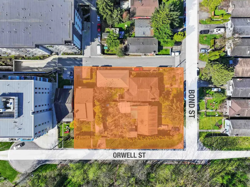 1591 BOND STREET - photo 3 of 12