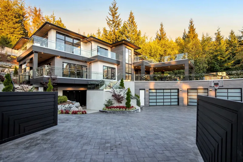 184 KINSEY DRIVE - photo 2 of 25