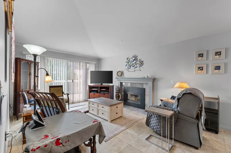 6 13970 72 AVENUE - photo 3 of 25