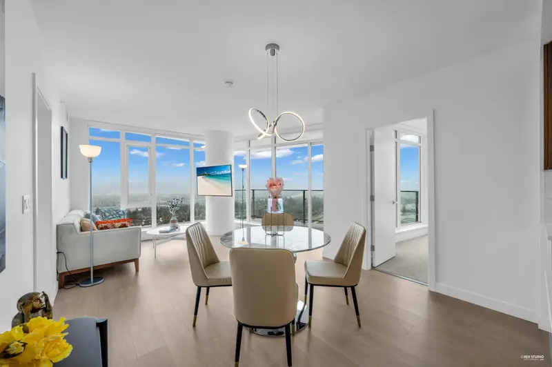 1702 7769 PARK CRESCENT - photo 1 of 25