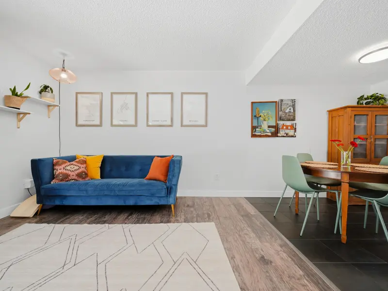 5 300 DECAIRE STREET - photo 3 of 21