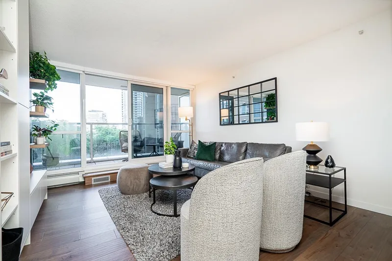 603 1318 HOMER STREET - photo 2 of 25