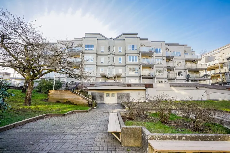 206 14355 103 AVENUE - photo 1 of 25