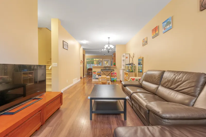 42 15151 34 AVENUE - photo 2 of 25