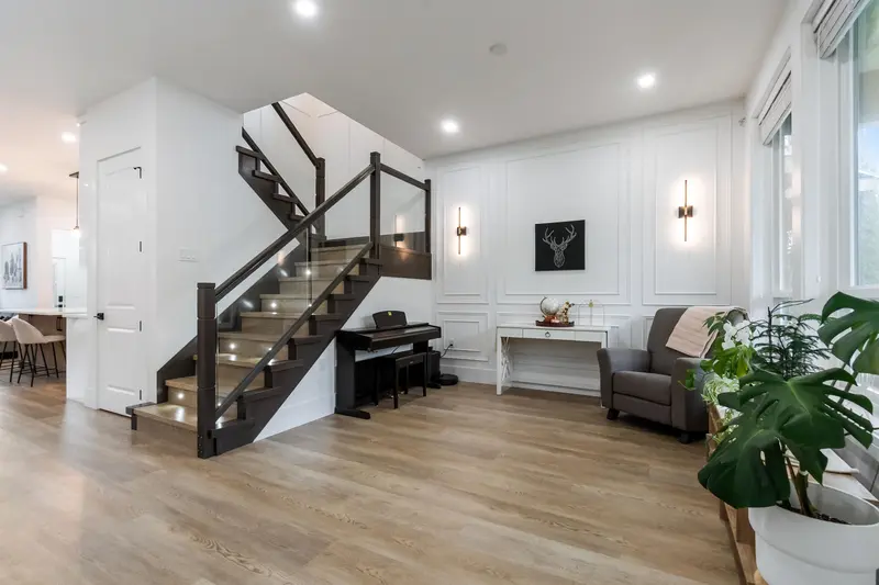 2561 168 STREET - photo 4 of 25