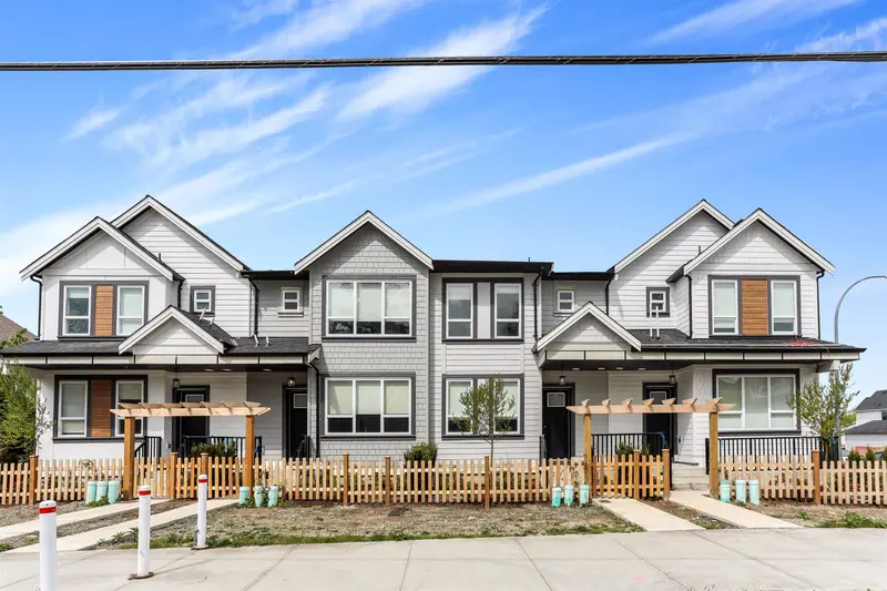 20961 83 AVENUE - photo 1 of 25