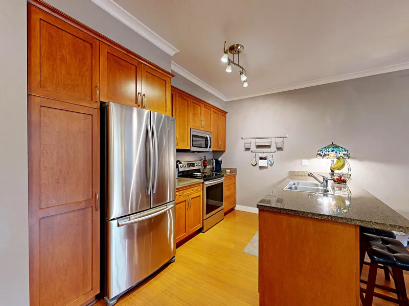 207 1375 VIEW CRESCENT - photo 1 of 25