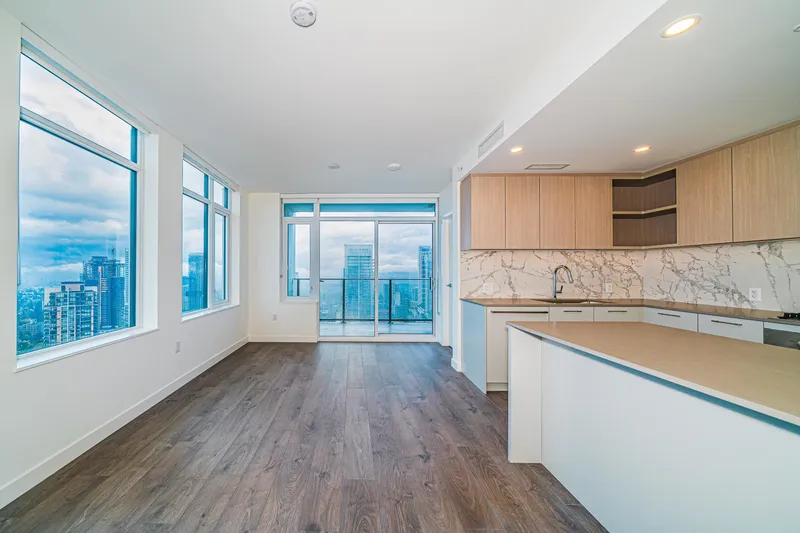 3506 6468 WILLINGDON AVENUE - photo 1 of 25