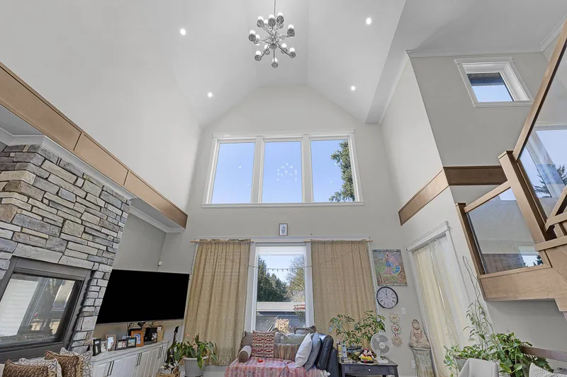 4033 PRAIRIE STREET - photo 4 of 25