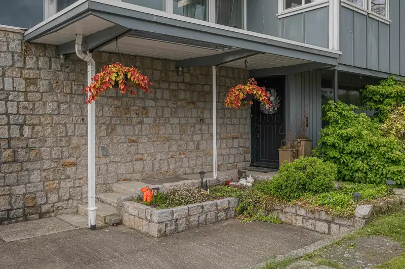 3099 MCBRIDE AVENUE - photo 3 of 25