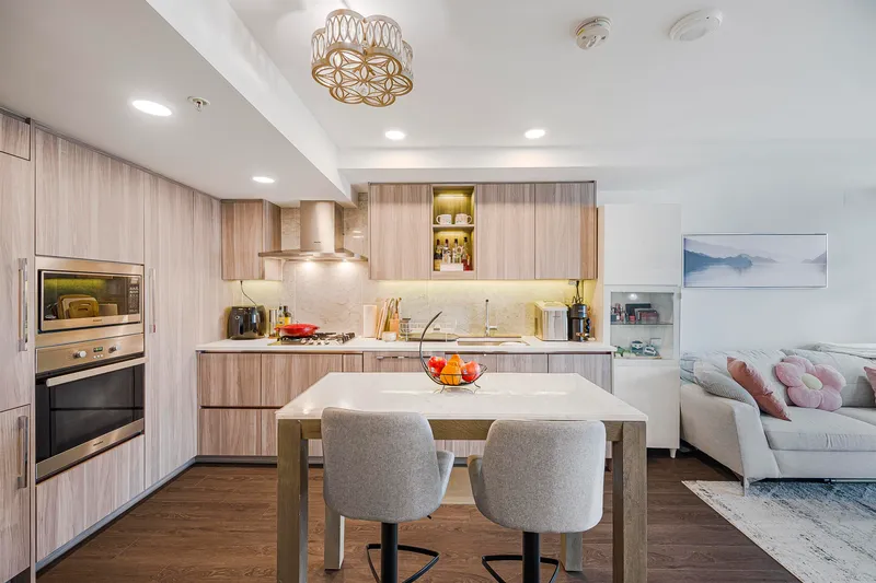 2505 433 SW MARINE DRIVE - photo 4 of 11