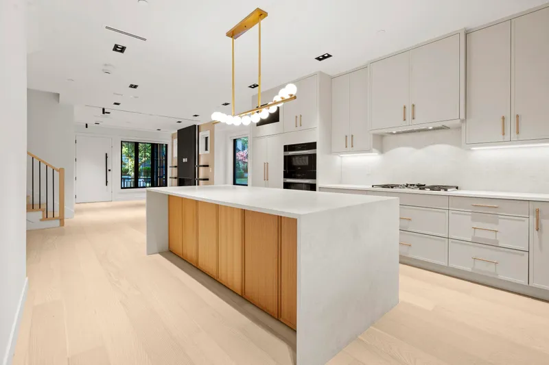 3218 W 39TH AVENUE - photo 4 of 25