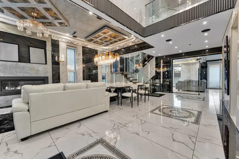 15460 SEMIAHMOO AVENUE - photo 3 of 25