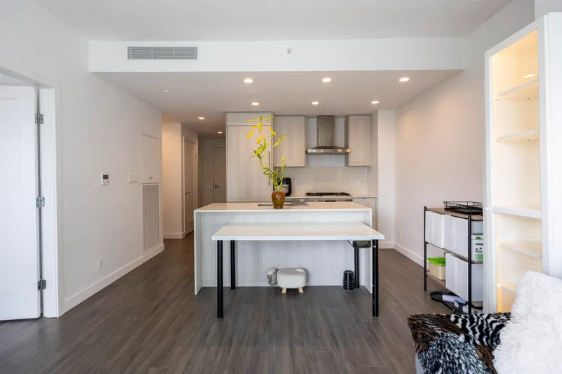 1505 2311 BETA AVENUE - photo 3 of 23