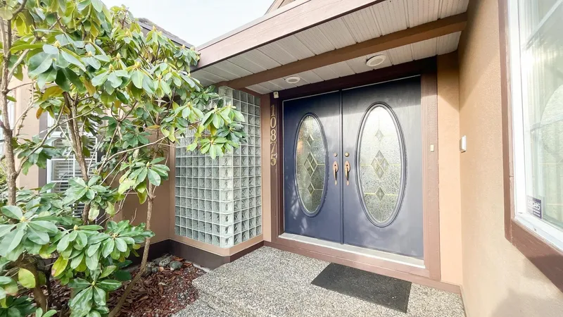 10875 163 STREET - photo 4 of 25