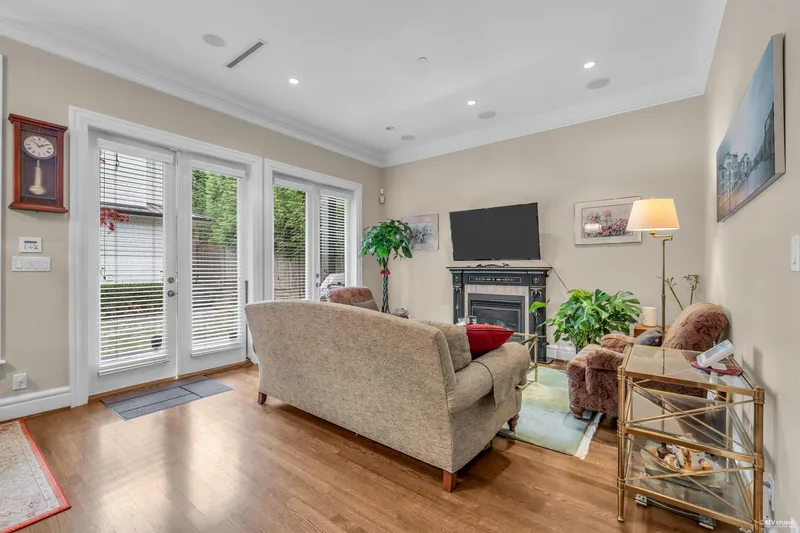 3522 W 27TH AVENUE - photo 2 of 25