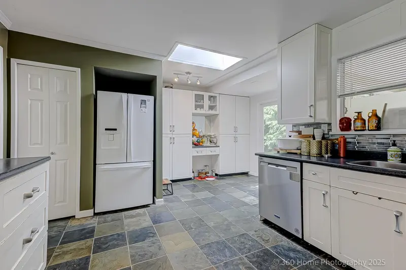 5105 8A AVENUE - photo 3 of 25