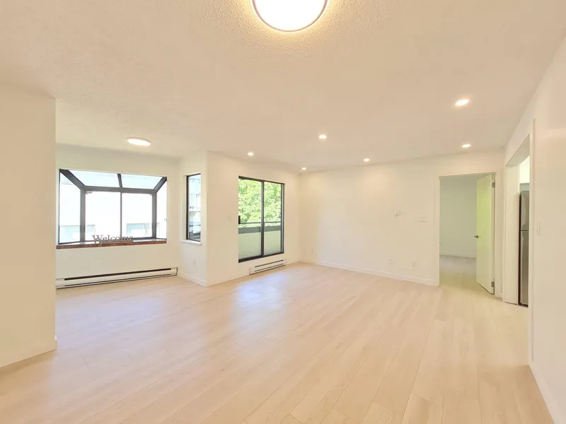 301 8645 OSLER STREET - photo 2 of 12