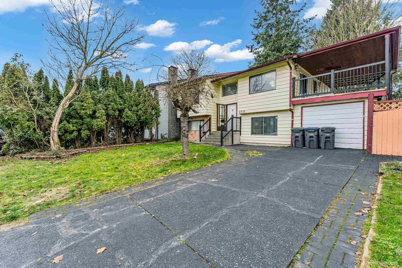 6735 133 STREET - photo 2 of 16