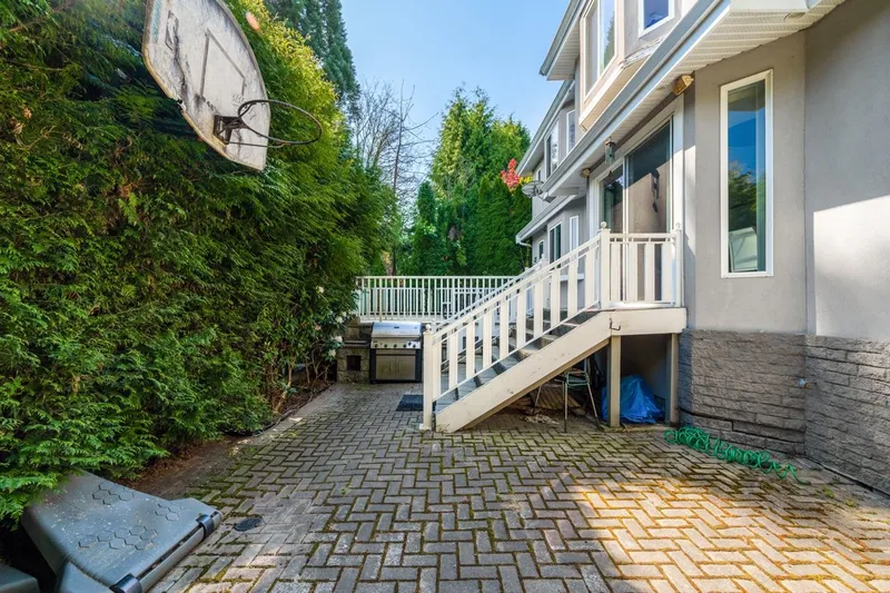 6030 ELGIN AVENUE - photo 3 of 25