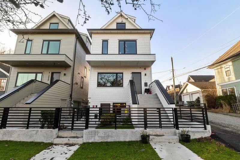 1 1933 TEMPLETON DRIVE - photo 1 of 24