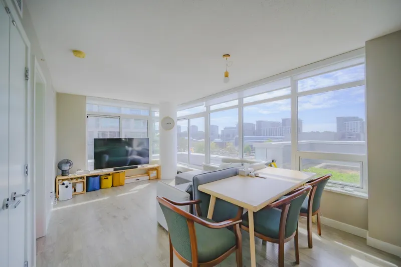 560 6288 NO. 3 ROAD - photo 4 of 20