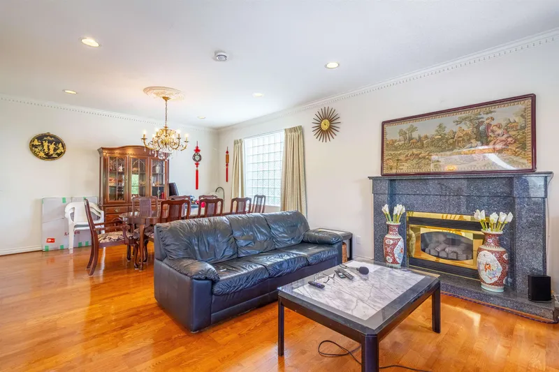 7286 BARNET ROAD - photo 3 of 25