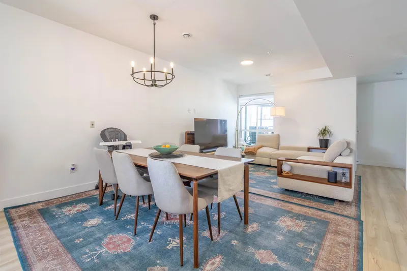 31 18855 72 AVENUE - photo 2 of 25