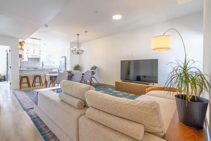 31 18855 72 AVENUE - photo 3 of 25