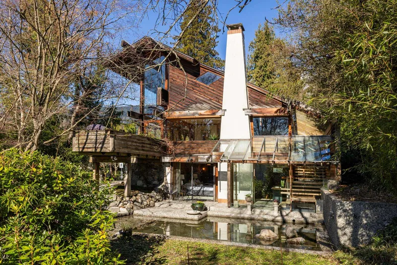 2094 HAYWOOD AVENUE - photo 2 of 25