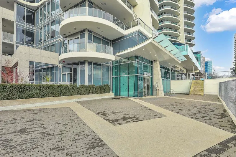 804 1500 MARTIN STREET - photo 3 of 25