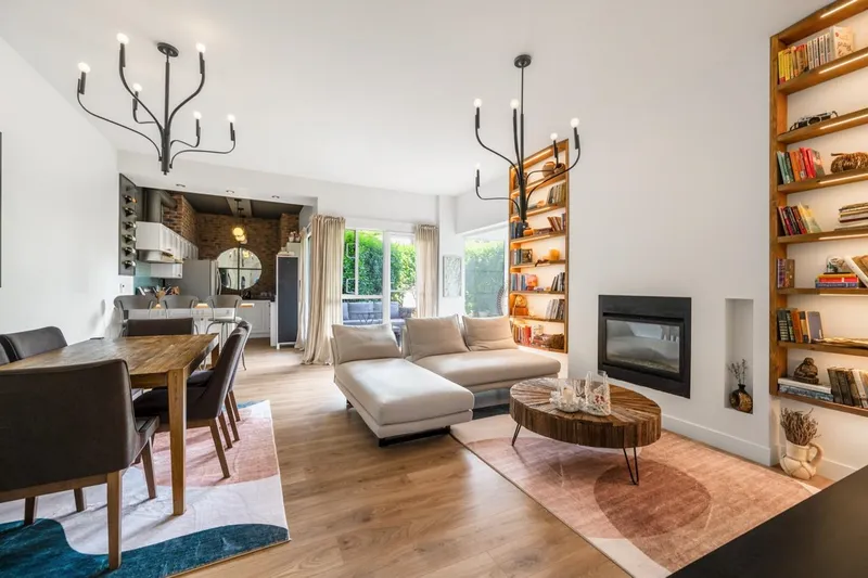 102 410 CARNARVON STREET - photo 1 of 24