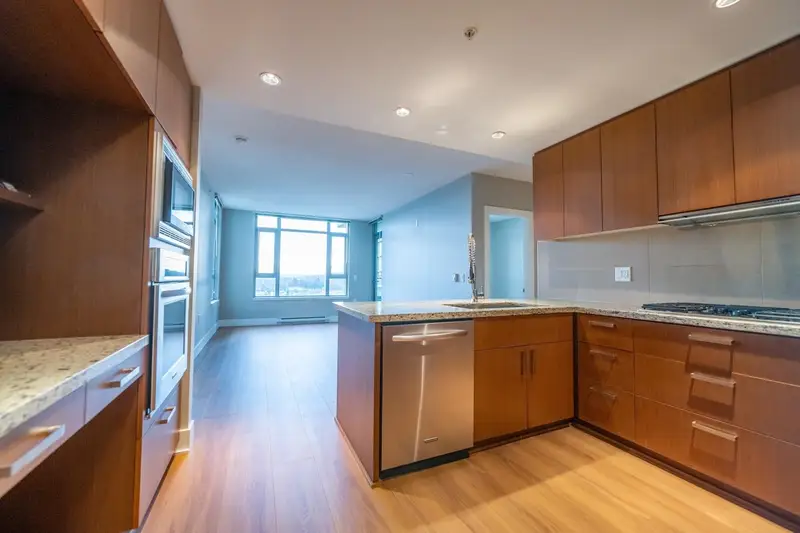 1209 1155 THE HIGH STREET - photo 2 of 21