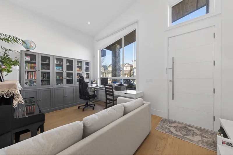 16764 18A AVENUE - photo 2 of 25