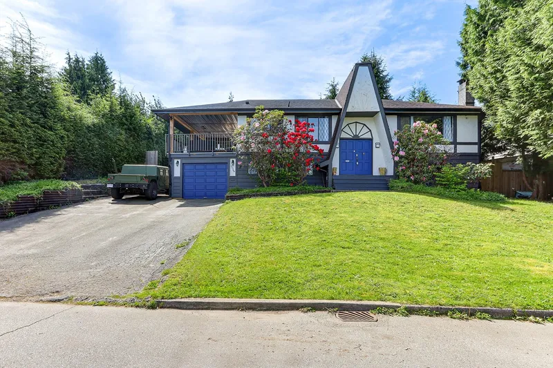 22764 124 AVENUE - photo 2 of 25