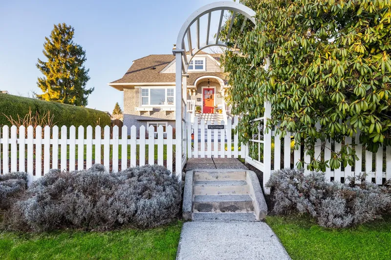 404 E 15TH STREET - photo 2 of 25